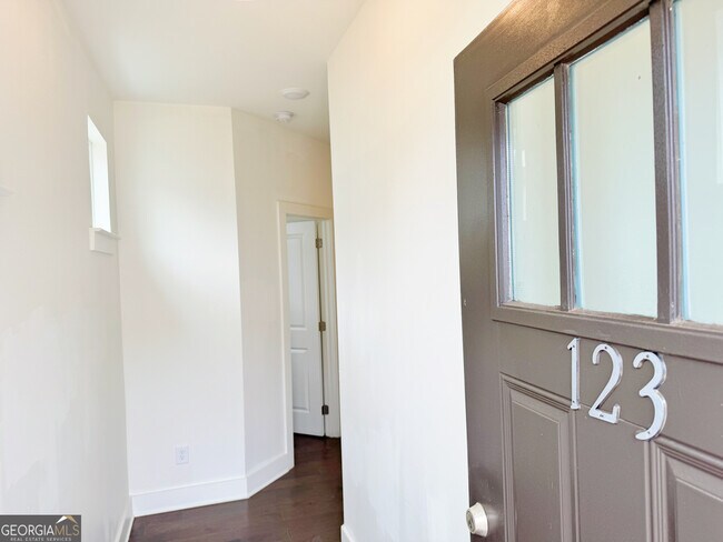 Foto del edificio - 123 S Auburn Lndg Pl