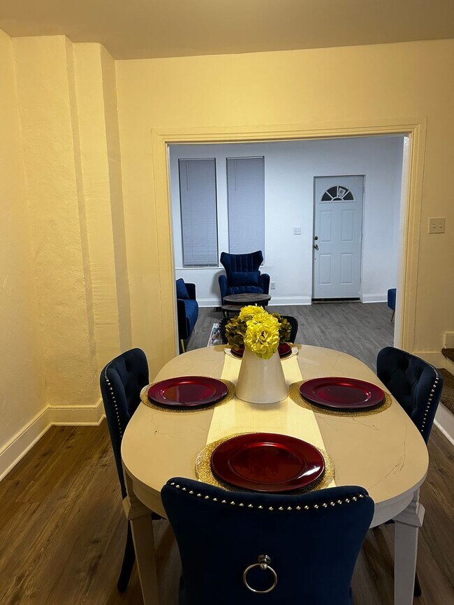 Foto del edificio - Newly Renovated 4 Bedroom Home in York City School District!
