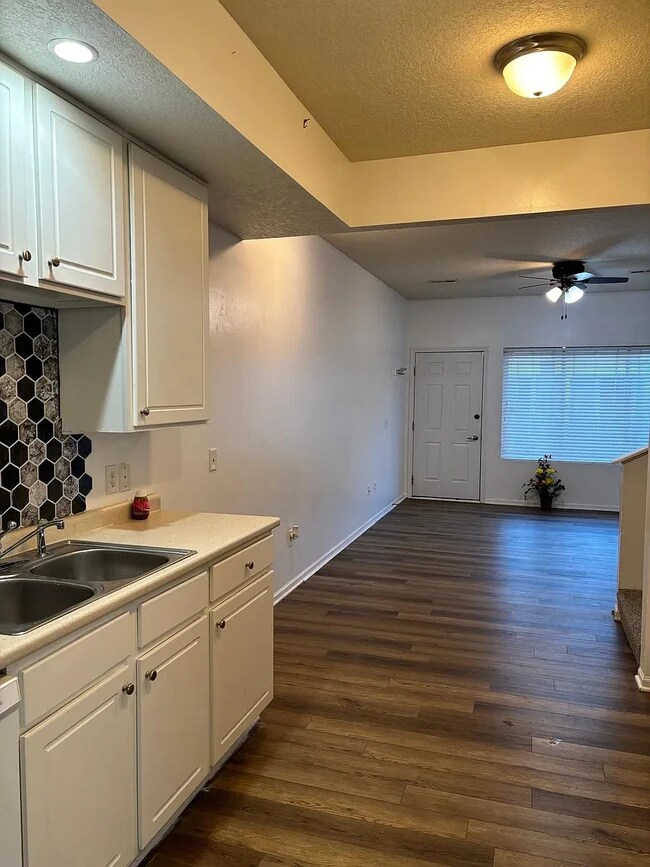 Foto del edificio - 1151 NE 7th Ln