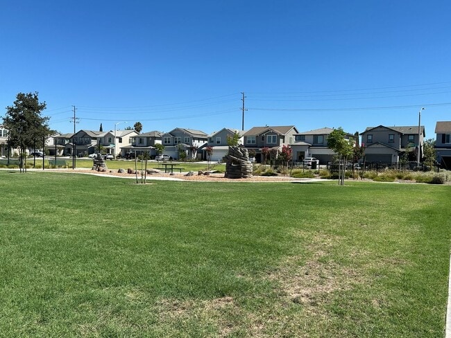 Building Photo - Newly Built in NW Visalia Coming soon!