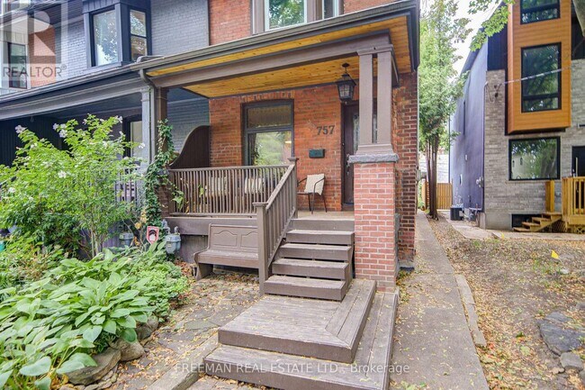 Photo du bâtiment - 757 Manning Ave