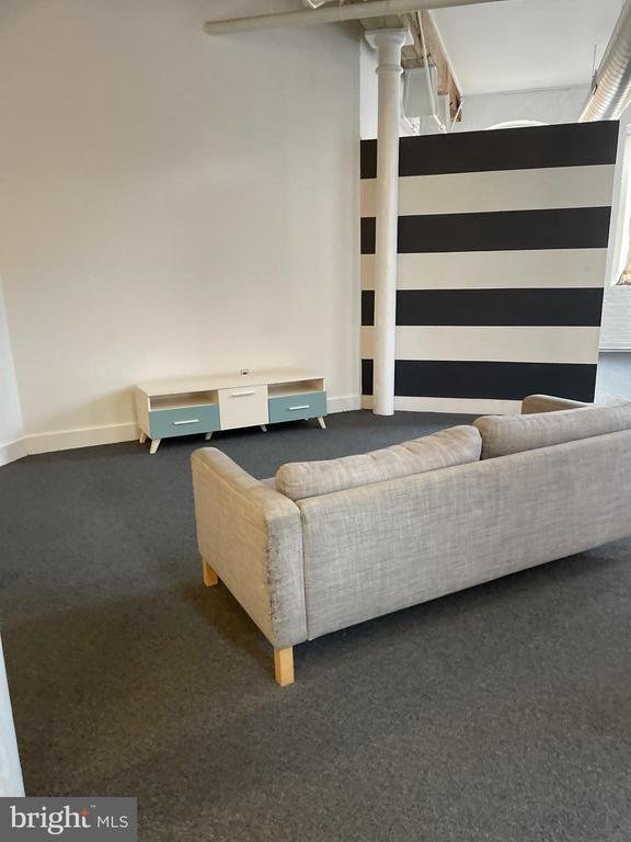 Building Photo - 408 Vine St