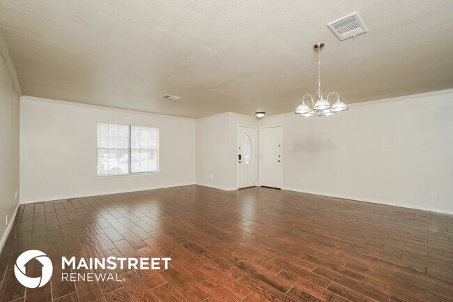 Building Photo - 326 Benetton Dr