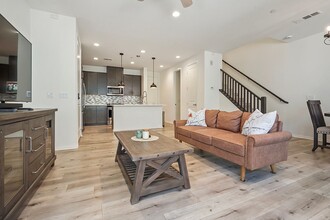 Building Photo - 1212 Via Lucero