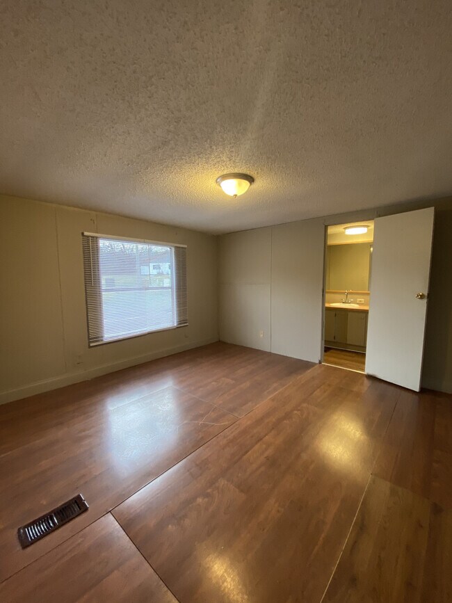 Foto del edificio - Mill Creek Properties