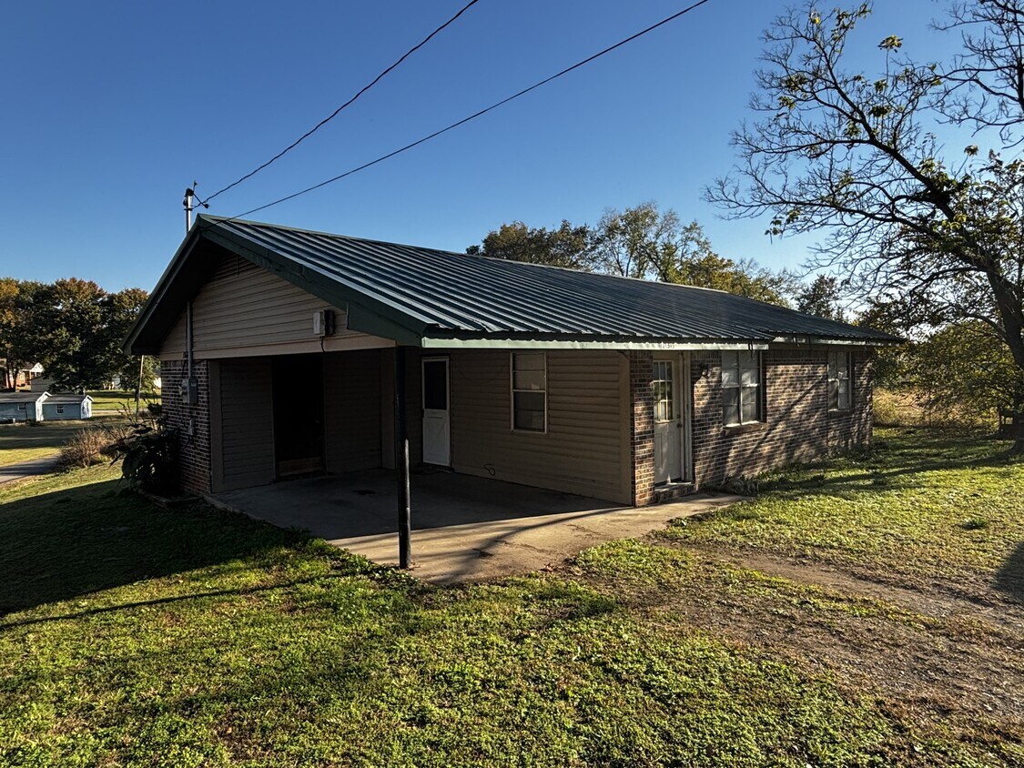 Foto principal - 213 Cazort St