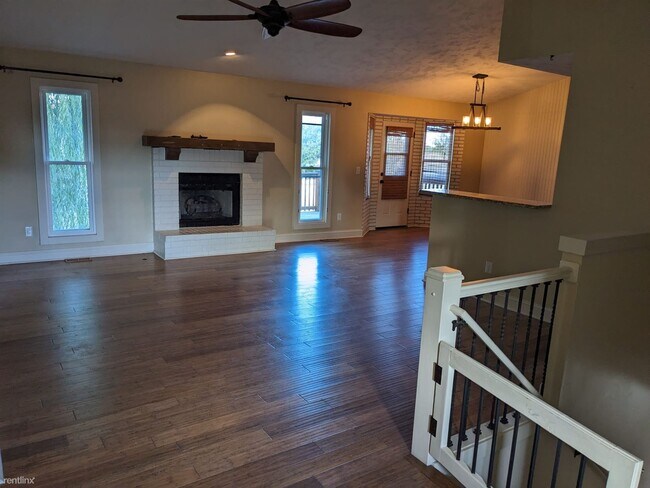 Building Photo - 5 br, 3 bath House - 201 West Waterford Court