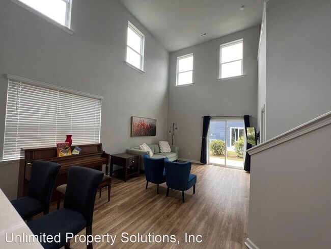 Building Photo - 3 br, 2.5 bath House - 4628 Wildaire Lane