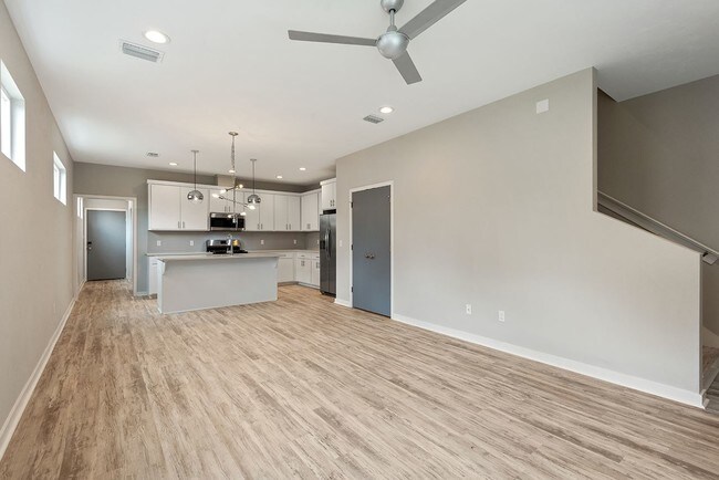 Building Photo - 825 N Bronough St
