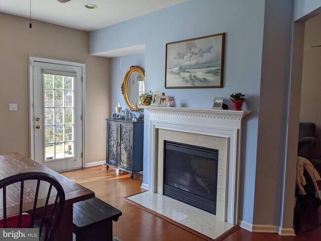 Building Photo - 204 Brinley Dr