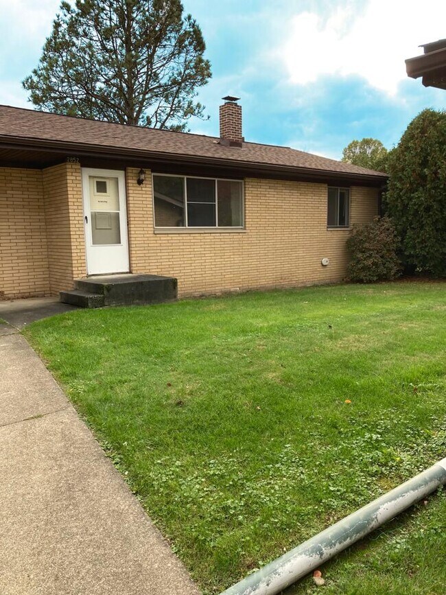Building Photo - 2856 Morewood Rd