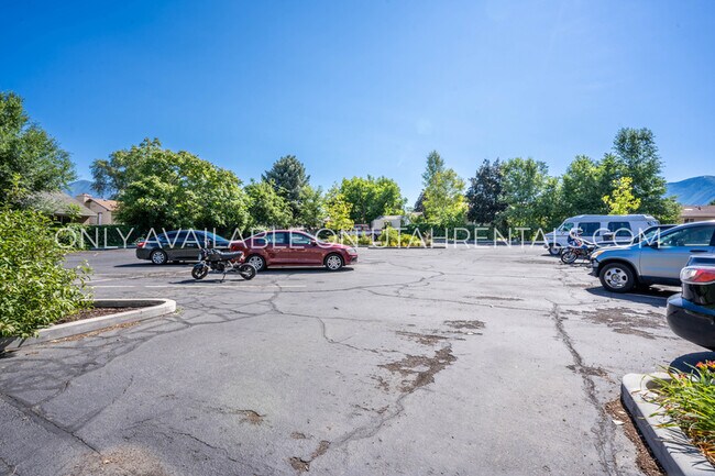 Building Photo - 215 E 100 N