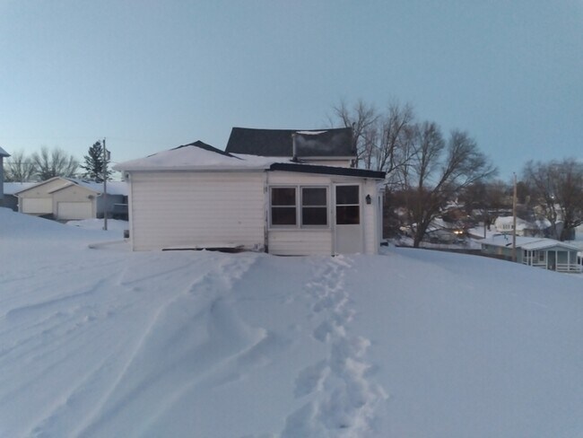 Foto del edificio - 303 W Plum St