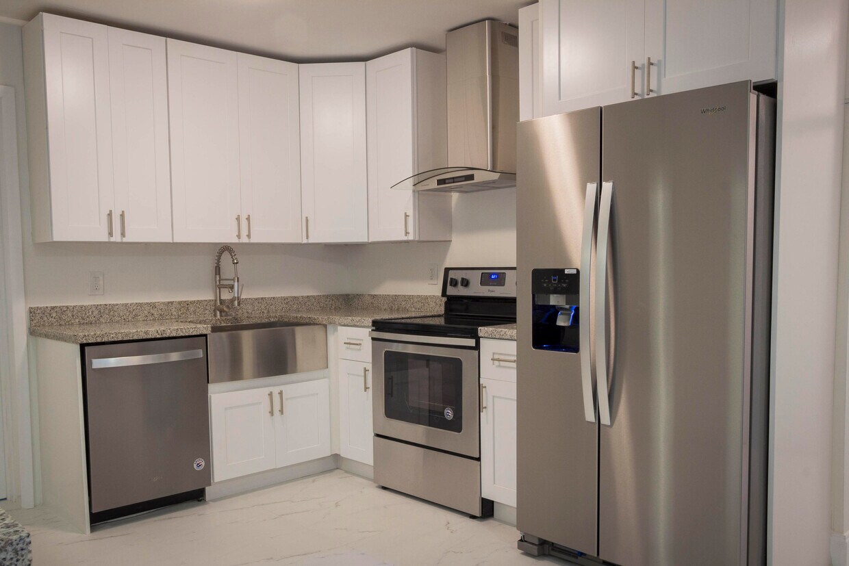Foto principal - 2325 NE 4th Ave
