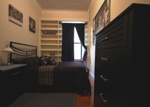 Foto principal - 66 W 70th St
