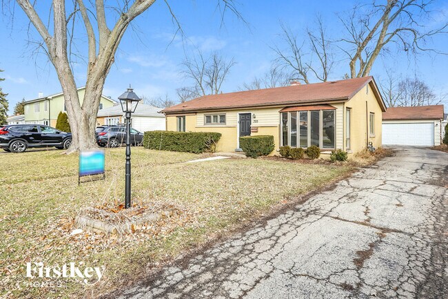 Building Photo - 355 N Westmore Ave