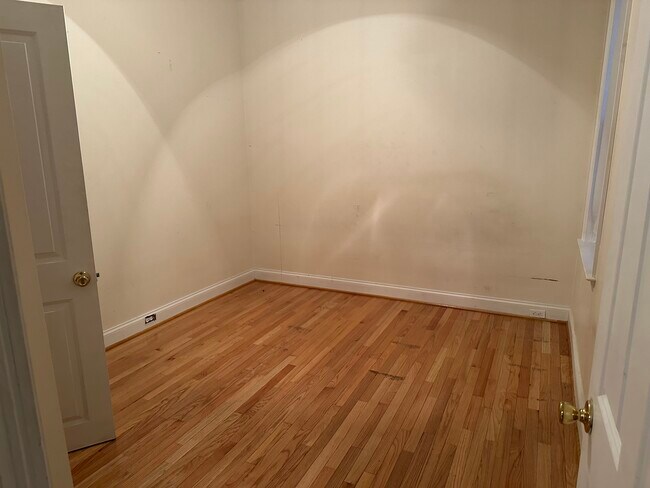 Foto del edificio - 1723 Bank St