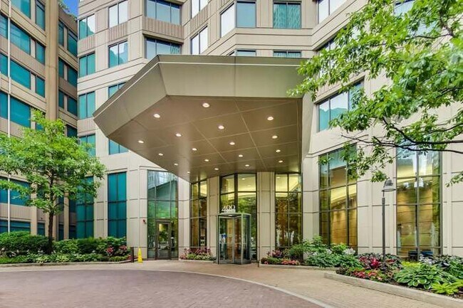Foto del edificio - 400 N La Salle Dr
