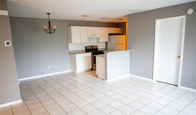 Foto del edificio - 4605 Brown Bark Pl