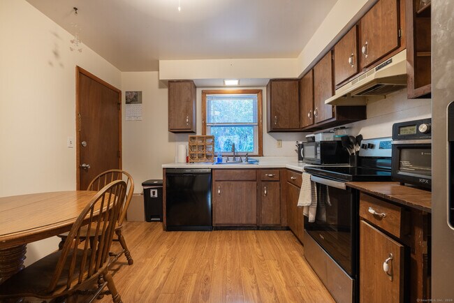 Building Photo - 56 Wakelee Ave