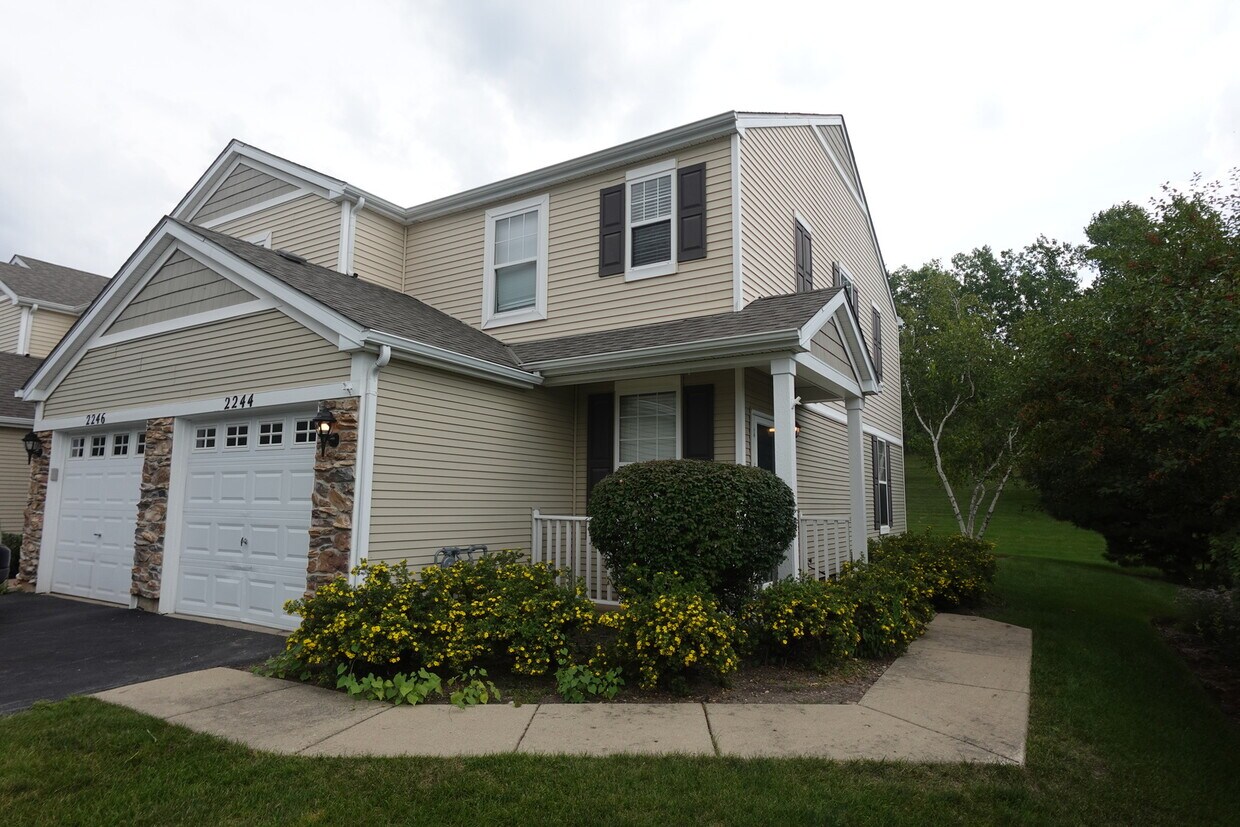 Primary Photo - 2244 Flagstone Ln