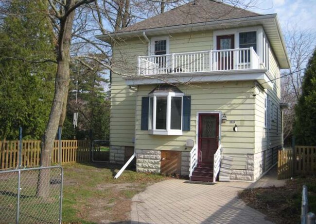 Building Photo - 515 Bluff Ave