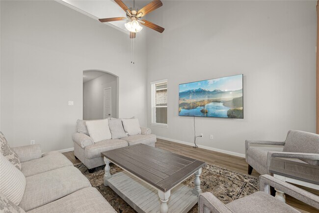 Foto del edificio - 27130 Peaceful Cv Dr