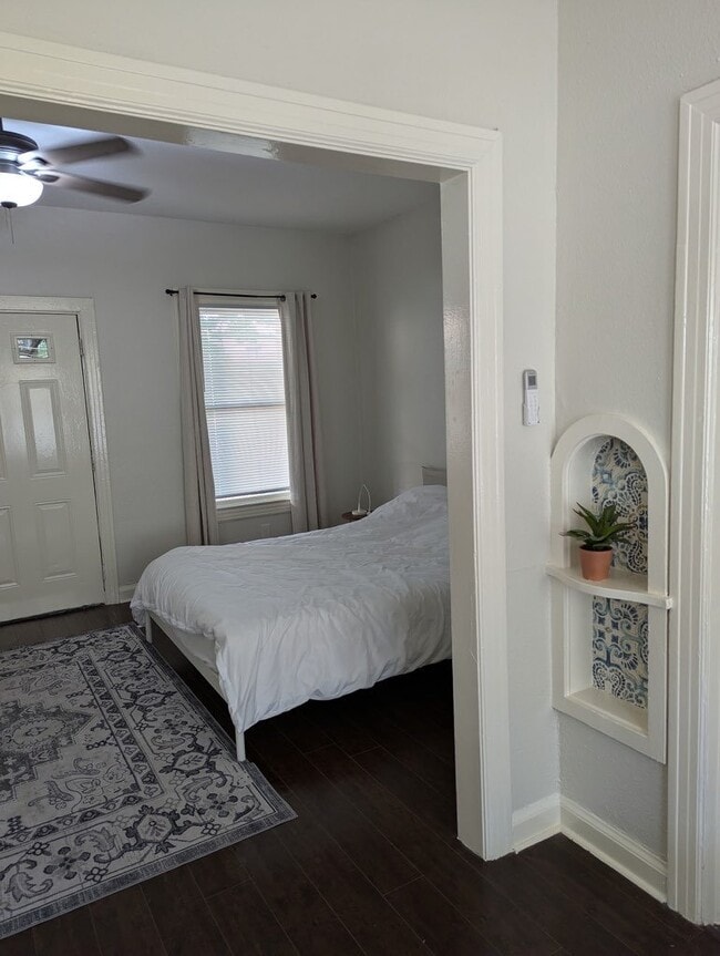 Photo - 209 E Rosewood Ave (San Antonio, TX) Apartment