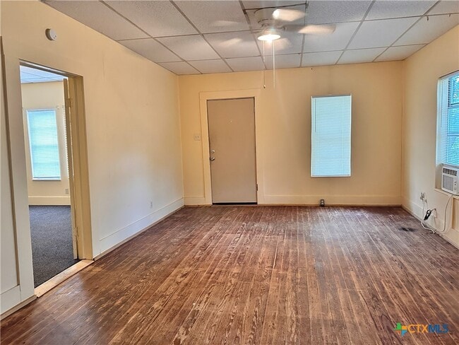 Building Photo - 244 W Sessom Dr