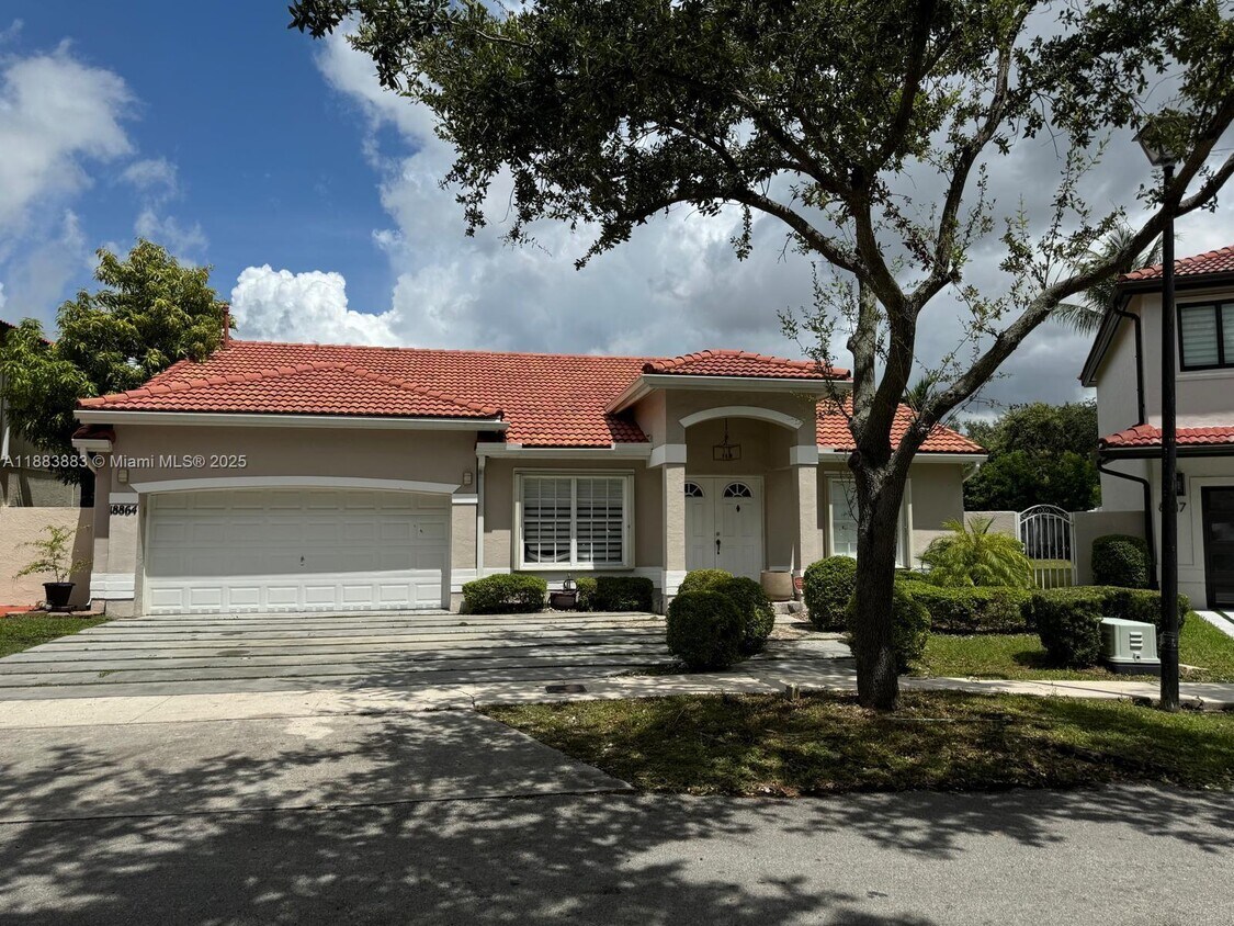 Foto principal - 18864 NW 89th Ct