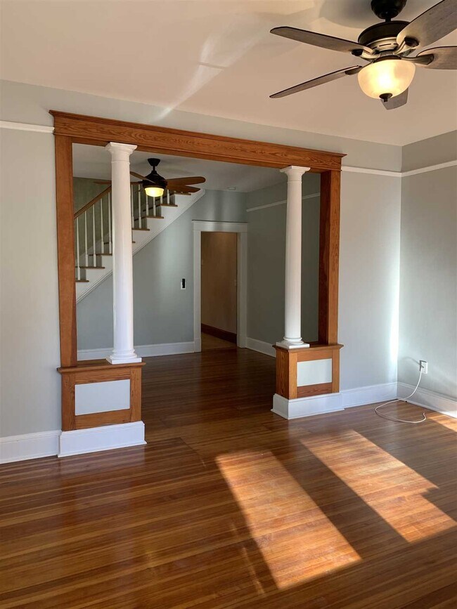 Building Photo - 68 Beacon St