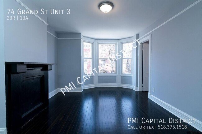 Building Photo - Luxurious, Modern 2 bedroom w/ Den and Cen...