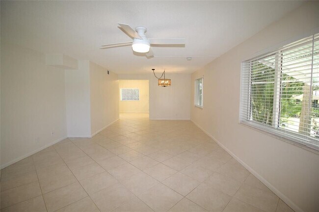 Foto del edificio - 450 SW 9th St