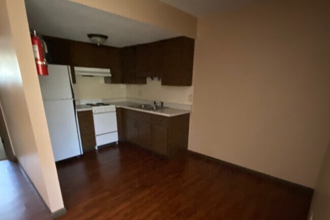Foto del edificio - 1330 N Summit Ave