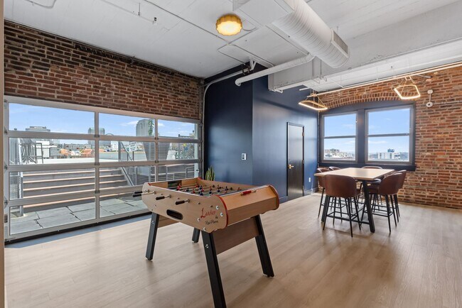 Foto del edificio - Ventana | On Wash Ave