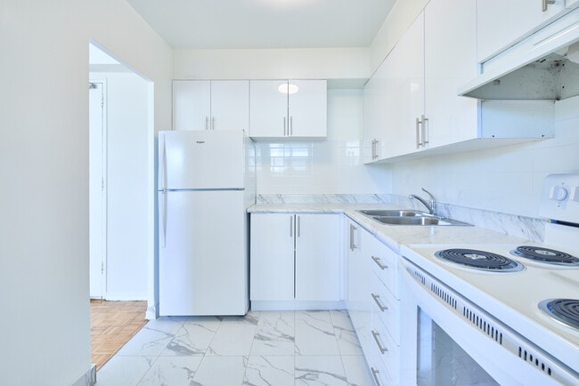 Building Photo - Mapleview Residences