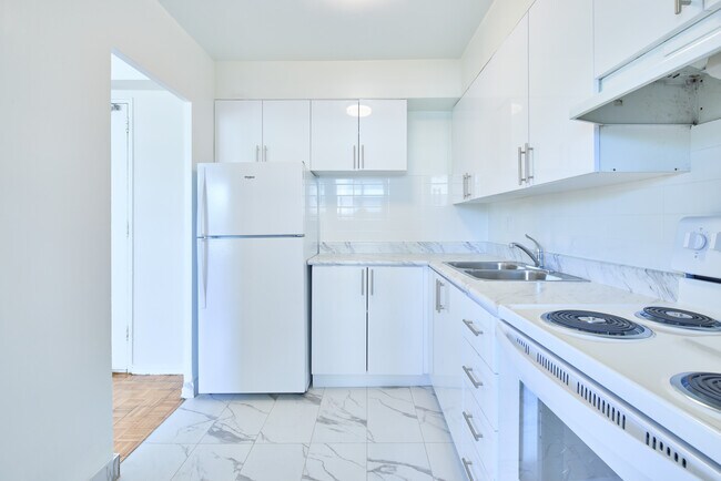 Photo du bâtiment - Mapleview Residences