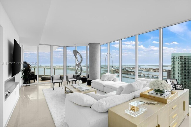 Foto del edificio - 2020 N Bayshore Dr