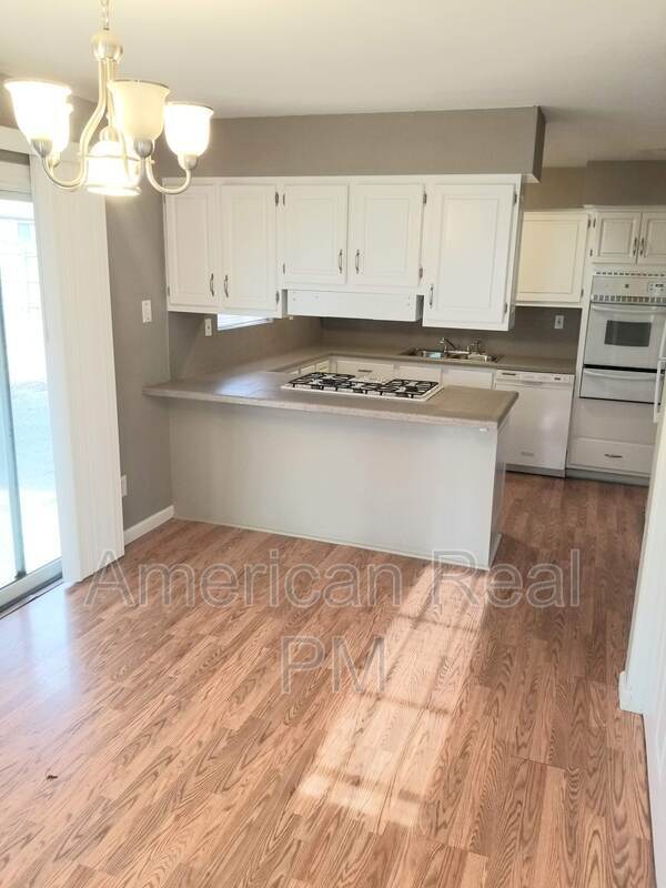 Foto del edificio - 855 Claver Ln
