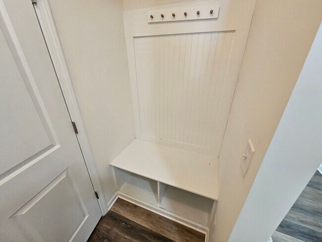 Foto del edificio - Well Maintained Large townhome in Steele Creek
