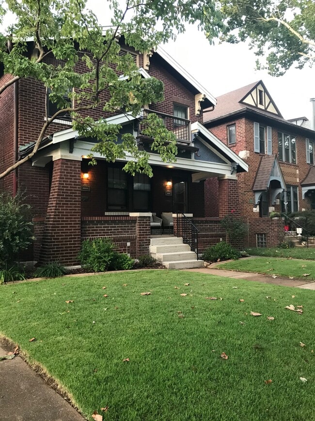 Building Photo - 3953 Fillmore St