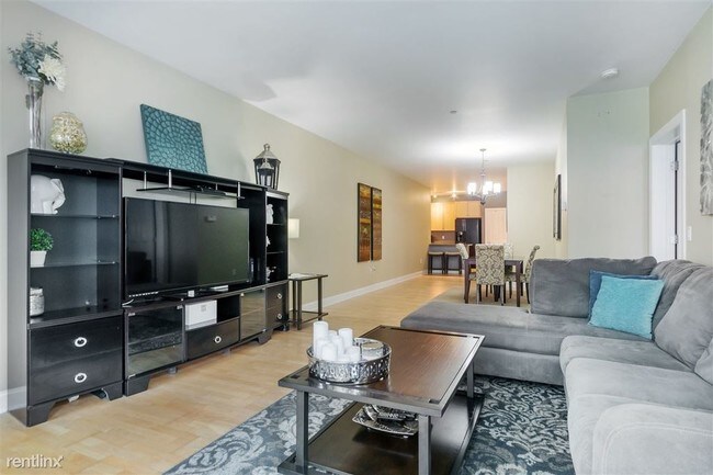 Building Photo - 1 br, 2 bath Condo - 1925 N Water St