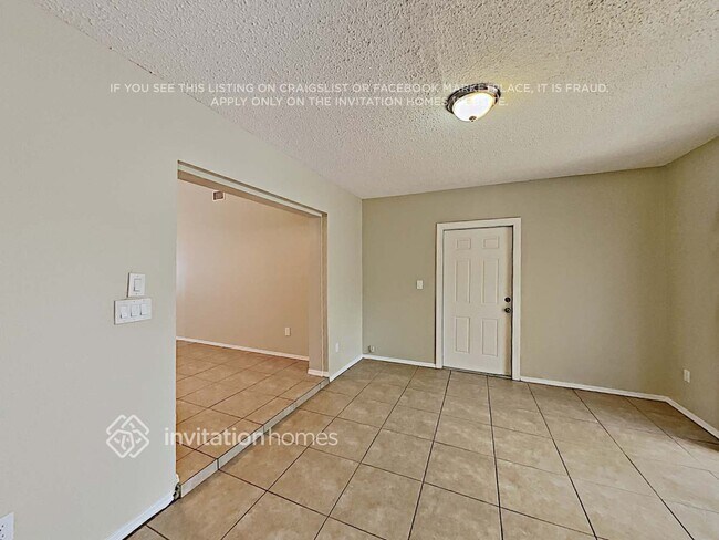 Foto del edificio - 6829 Compass Ct