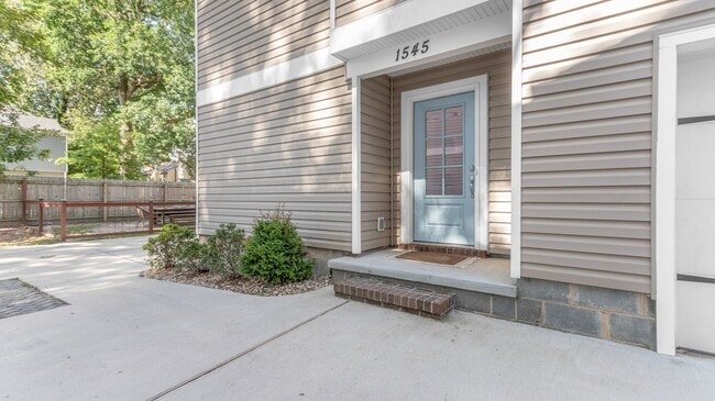 Foto del edificio - A First-Time Rental Available 09-15-25! 3 ...