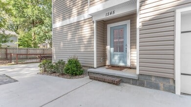 Building Photo - 1545 Ocean Garden St