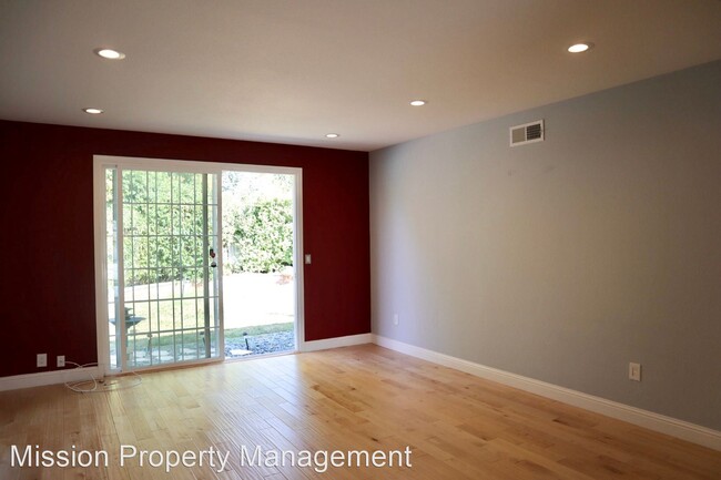 Building Photo - 4 br, 2 bath House - 36742 Oak St