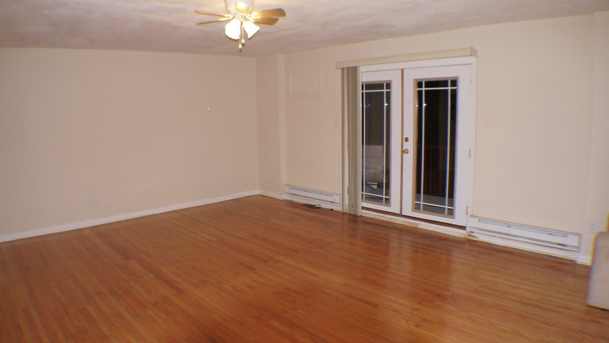 Primary Photo - 6935 N 15th St