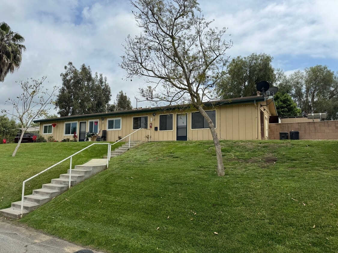 Primary Photo - Charming 2-Bedroom Duplex on a Tranquil Ho...