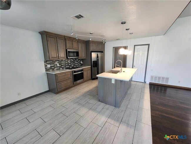 Building Photo - 4302 Neta Dr