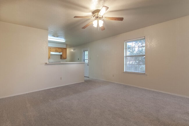 Photo - 504 Brockett St Townhome